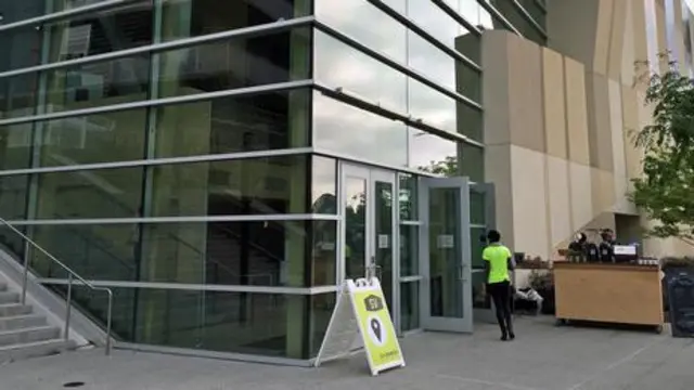 宗教场所在办公园区突然出现（图片来源：本文作者彼得·鲍厄斯）