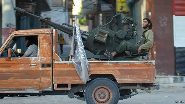 جبهه نصرت و گروه داعش از زمان منشعب شدن داعش از القاعده در دو سال پیش به دشمنانی جدی بدل شده اند