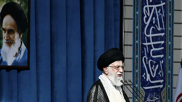 أظهر آية الله خامنئي في الماضي أنه يفضل توازنا للسلطة يجمع بين جهاز تنفيذي معتدل وبرلمان محافظ 