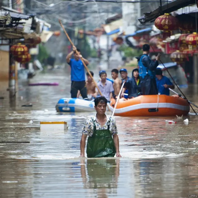 چینی صوبے فوجیان میں طوفان کے حوالے سے وارننگ جاری کر دی گئی ہے اور کم از کم ایک لاکھ 63 ہزار افراد کو نشیبی علاقوں سے محفوظ مقامات پر پہنچا دیا گیا ہے