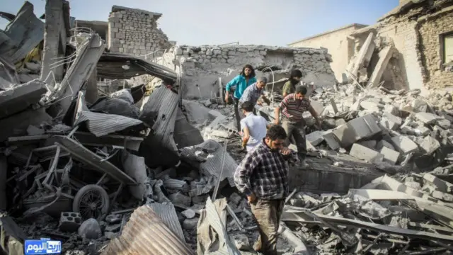 اپوزیشن رہنماؤں کا کہنا ہے کہ ان کے نمائندے اس وقت تک جینیوا نہیں جائیں گے جب تک ان شامی شہریوں کی حالت بہتر کرنے کے لیے کچھ نہیں کیا جاتا جو محصور ہیں یا بمباری کی زد میں ہیں