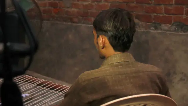 گذشتہ سال یہ رپورٹس منظر عام پر آئی تھیں کہ قصور سے پانچ کلو میٹر دور حسین خان والا گاؤں کے درجنوں بچوں کو زیادتی کا نشانہ بنایا گیا جبکہ اس دوران ان کی ویڈیو بھی بنائی گئی۔ ان بچوں کی عمریں 14 سال سے کم بتائی گئی تھیں