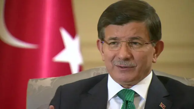 داؤداوغلو نے شام میں جبروظلم کو روکنے کے لیے ’سخت فیصلے‘ نہ لینے پر اقوام متحدہ کے پانچ مستقل اراکین کو تنقید کا نشانہ بنایا