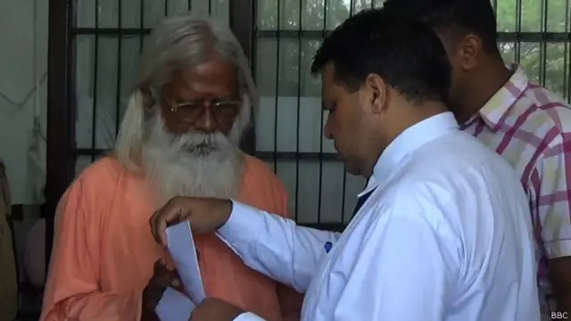 بھارت کی سپریم کورٹ کے سرکردہ وکیل پرشانت بھوشن نے اچانک گواہوں کے منحرف ہونے پر تشویش ظاہر کی ہے