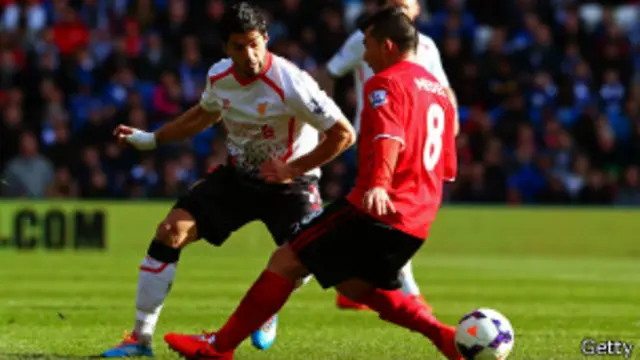 Luis Suarez y Gary Medel