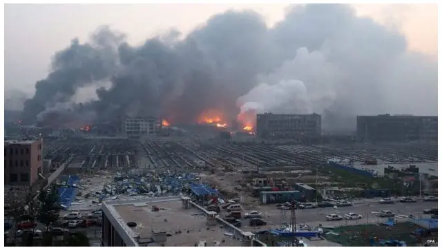 Ledakan mengakibatkan kerusakan yang parah mencakup kawasan yang luas