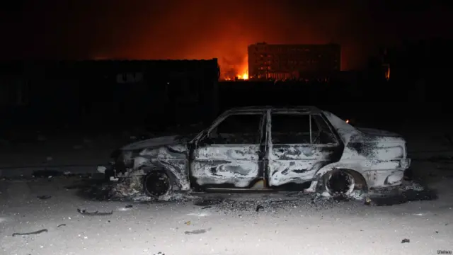 爆炸对周边多处建筑和公共设施等造成破坏，当中也包括民居