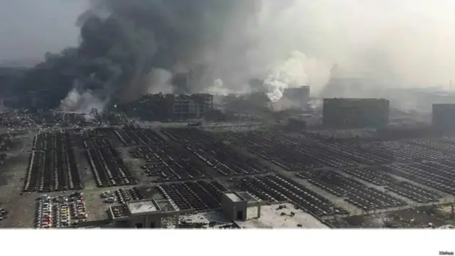 据官方中国地震台网报道，天津周三晚的爆炸共有两次，