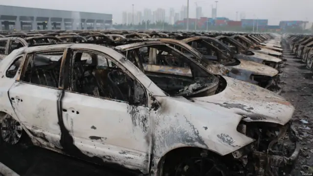 天津滨海新区开危险品仓库发生爆炸后，邻近多家公司和建筑物毁损严重