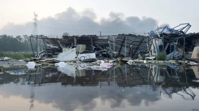 8月13日拍摄的爆炸现场附近建筑工地的简易房。