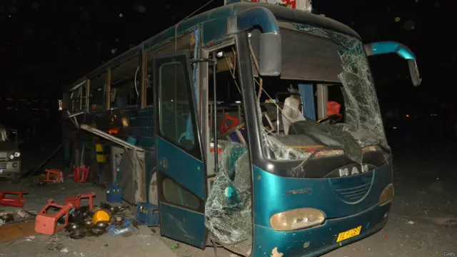 چین کے زلزلے کے مرکز کا کہنا ہے کہ پہلے دھماکے کی شدت تین ٹن بارودی مواد کے پھٹنے کے برابر تھی۔