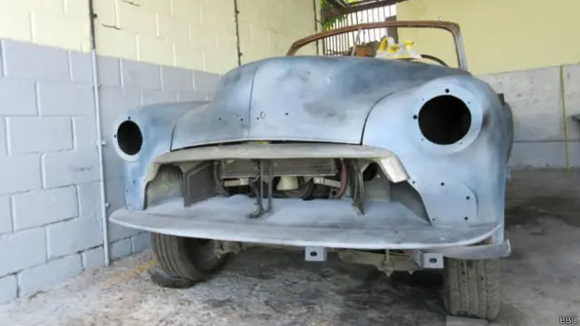 Los automóviles de los 50 son parte del atractivo turístico del país.