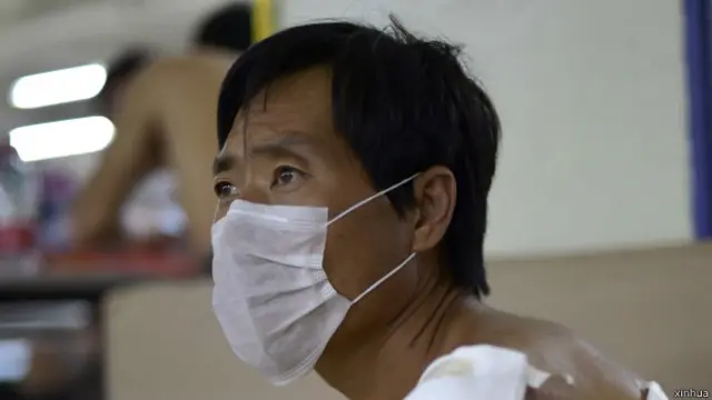 目前官方的数字说，已经有104人死亡，至少700人受伤。