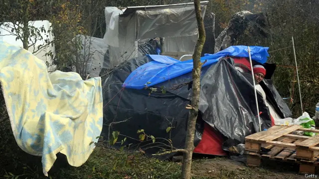 Палатка в лагере мигрантов