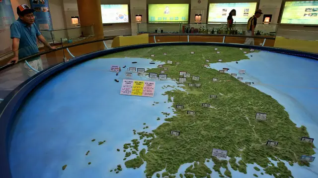 شمالی کوریا نے اپنی گھڑیوں کو 30 منٹ پیچھے کر لیا