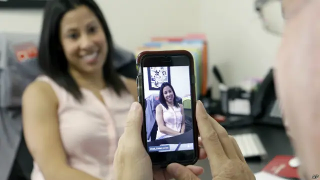 Periscope guarda el video por 24 horas.