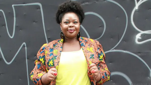 L’auteure du blog The curvy and curly closet s’adresse aux femmes rondes