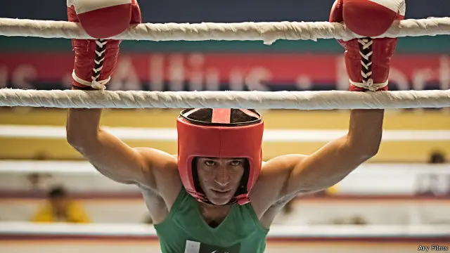 فلم میں حسین شاہ کا کلکتہ میں ہونے والےسیف گیمز میں وہ مقابلہ جہاں انھوں نے بھارتی باکسر کو فائنل میں ہرا کر سونے کا تمغہ جیتا تھا، تفصیل سے دکھایا گیا ہے