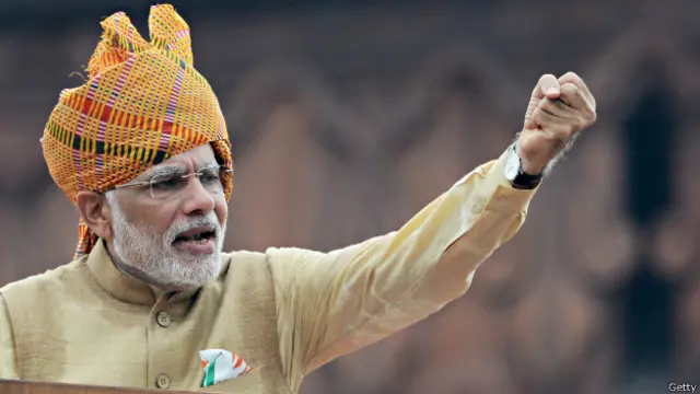 இந்தியாவை ஊழல் வண்டுபோல் அரித்துவருவதாகவும் பிரதமர் எச்சரித்துள்ளார்