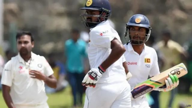 श्रीलंकाई के खिलाड़ी चांदीमोल