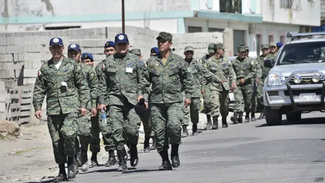 El gobierno autorizó la participación de las Fuerzas Armadas para asistir en las labores de evacuación.