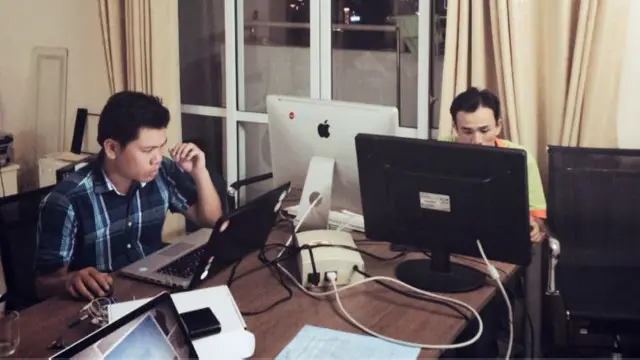Internet có ở nhiều nơi ở Việt Nam nhưng tốc độ truy cập còn chậm.