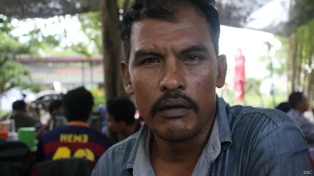 Syarifuddin: Dulu saya dan eks kombatan lainnya berjuang demi masyarakat, kita dulu rela mati. Sekarang, saya menjadi sedih, karena saya memperhatikan ada kasus korupsi di Aceh.