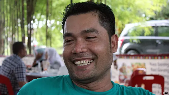 Zulfadli alias Basyah: Seperti yang diutarakan kawan-kawan eks kombatan lainnya, saya pun meminta pemerintah Aceh memperhatikan kami, dengan antara lain menyediakan lapangan kerja buat kami.
