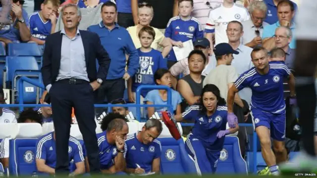 切爾西確認：對戰曼城，隊醫卡內羅和理療師費恩將缺席比賽