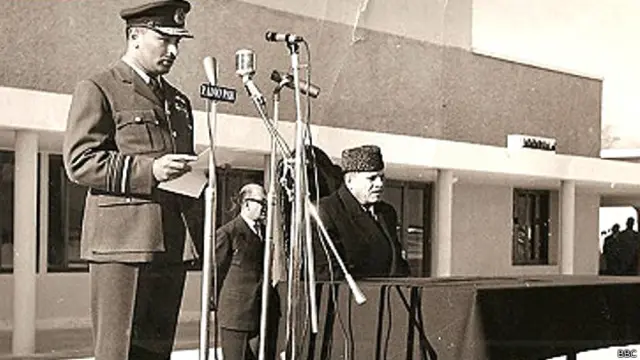 1965 के युद्ध से ठीक पहले पाकिस्तान वायुसेना प्रमुख एयर मार्शल असगर ख़ान को उनके पद से हटा दिया गया था.