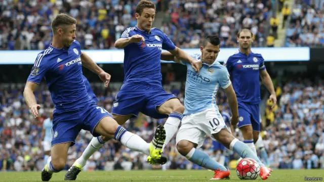 На стадионе "Этихад" "Манчестер Сити" принимал лондонский "Челси" в матче второго тура Чемпионата Англии