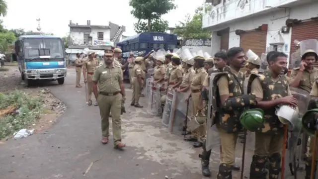 சேஷசமுத்திரம் கிராமத்தில் ஊரடங்கு உத்தரவு. பெருந்திரளான காவல்துறையினர் குவிப்பு