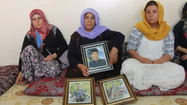 Ayse Aygun y otras mujeres