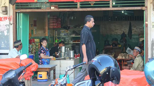 Pemerintah menilai perlu mengeluarkan paket kebijakan ekonomi tahap empat.