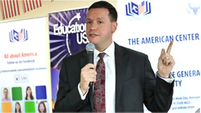 Ông Sestak làm việc ở Việt Nam từ tháng 8/2010-9/2012