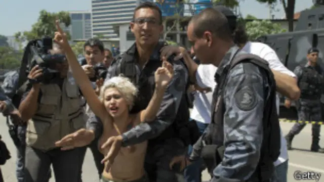 Las diferencias en los foros feministas "vuelven el movimiento más poderoso, porque desmitifica la idea de que todas las mujeres son iguales", cree la politóloga Rayza Sarmento.