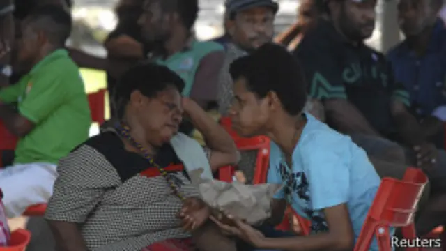 Familiares accidente de Indonesia