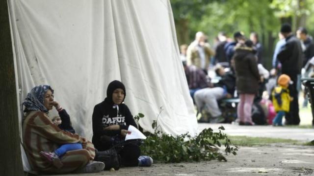 Число беженцев, прибывающих в Европу бьет рекорды уже третий месяц подряд