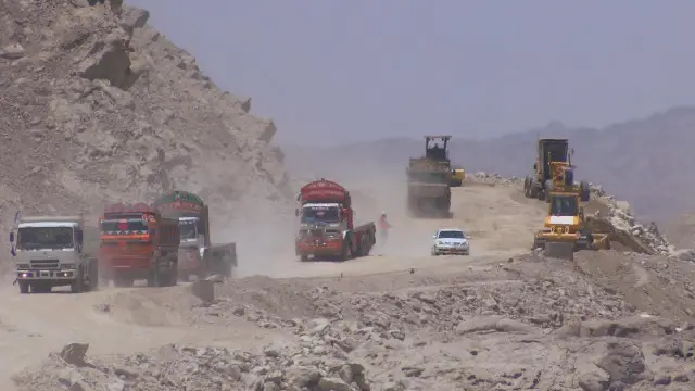 منصوبے کے تحت صوبے کے مختلف حصوں میں کُل 870 کلومیٹر طویل سڑکیں تعمیر ہونی ہیں