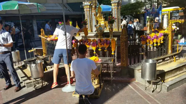 遊客在曼谷四面佛參拜（19/8/2015）