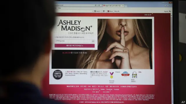 ہیکروں نے گذشتہ ماہ یہ معلومات چوری کی تھیں اور دھمکی دی تھی کہ اگر اِس ڈیٹنگ ویب سائٹ کو بند نہ کیا گیا تو وہ اس معلومات کو سب پر ظاہر کر دیں گے