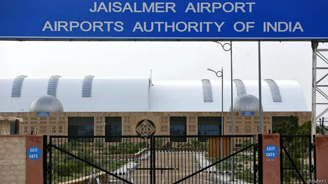 राजस्थान के जैसलमेर में स्थित हवाई अड्डा.