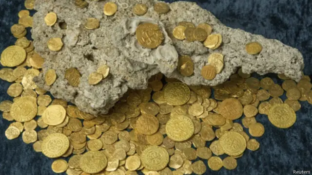 Біля Флориди знайшли іспанські золоті монети