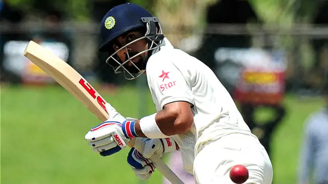 جمعرات کو بھارتی کپتان وراٹ کوہلی نے ٹاس جیت کر پہلے کھیلنے کا فیصلہ کیا تو بھارت کو آغاز میں ہی دو وکٹوں کا نقصان اٹھانا پڑا۔