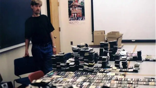 فلاګ میلر او د القاعدې کسټونه