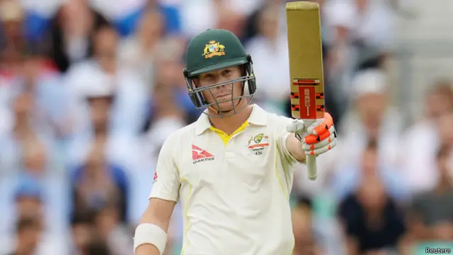 ڈیوڈ وارنر نے آٹھ چوکوں کی مدد سے نصف سنچری مکمل کی