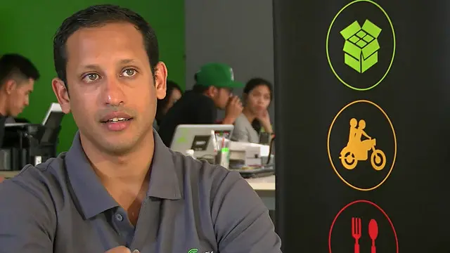 Nadiem Makarim mengaku salah satu peristiwa yang memicu ide GoJek adalah ketika dia berbincang dengan salah satu pengendara ojek langganannya.