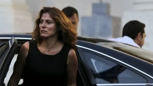 妻子是中学同学，青梅竹马。