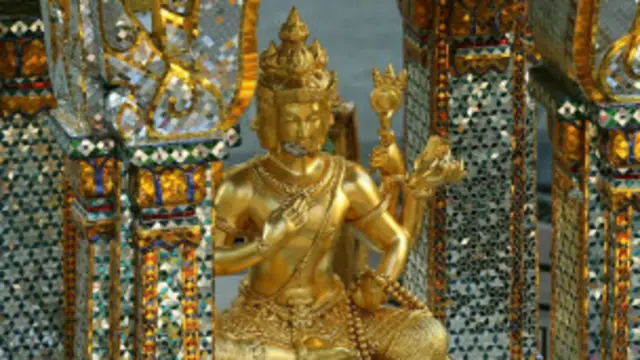 ဘန်ကောက်မြို့လယ်က ဧရာဝဏ် လေးမျှက်နှာ နတ်ကွန်းဟာ ကမ္ဘာလှည့်ခရီးသွားတွေကို ဆွဲဆောင်ရာ နေရာ တစ်ခုဖြစ်။