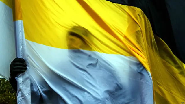 Сине-желтый флаг